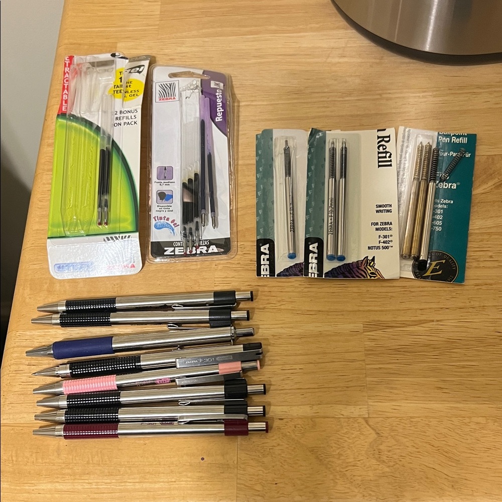 8 Zebra Pens and Refills